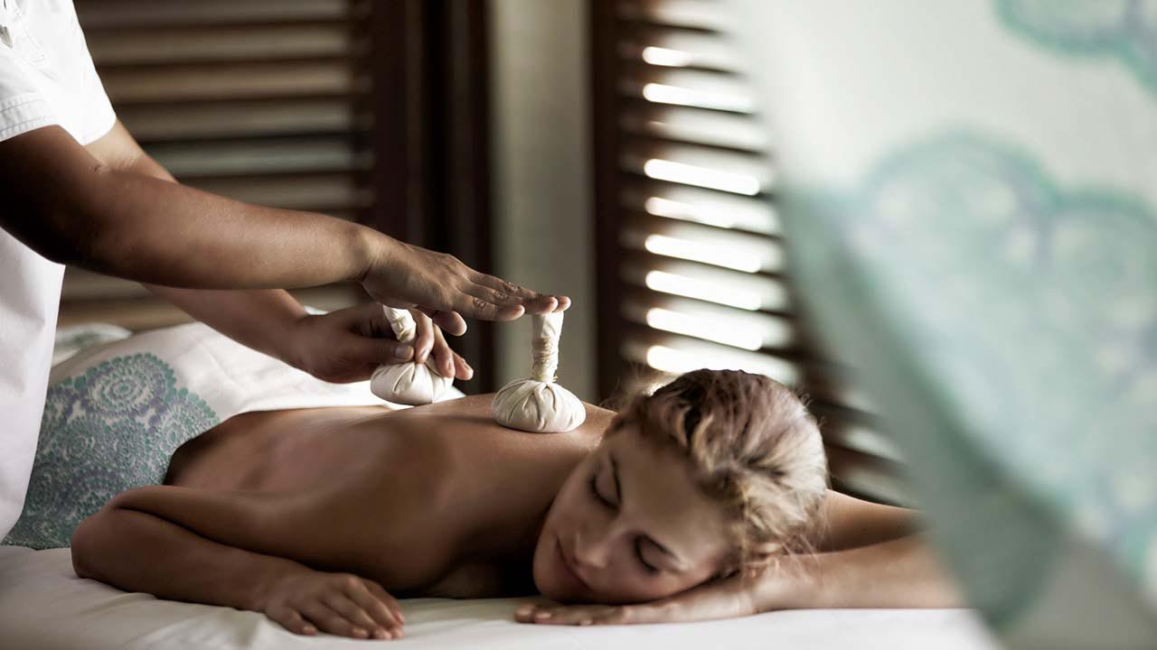 Ayurvedic spa treatment at Four Seasons Resort Maldives at Landaa Giraavaru